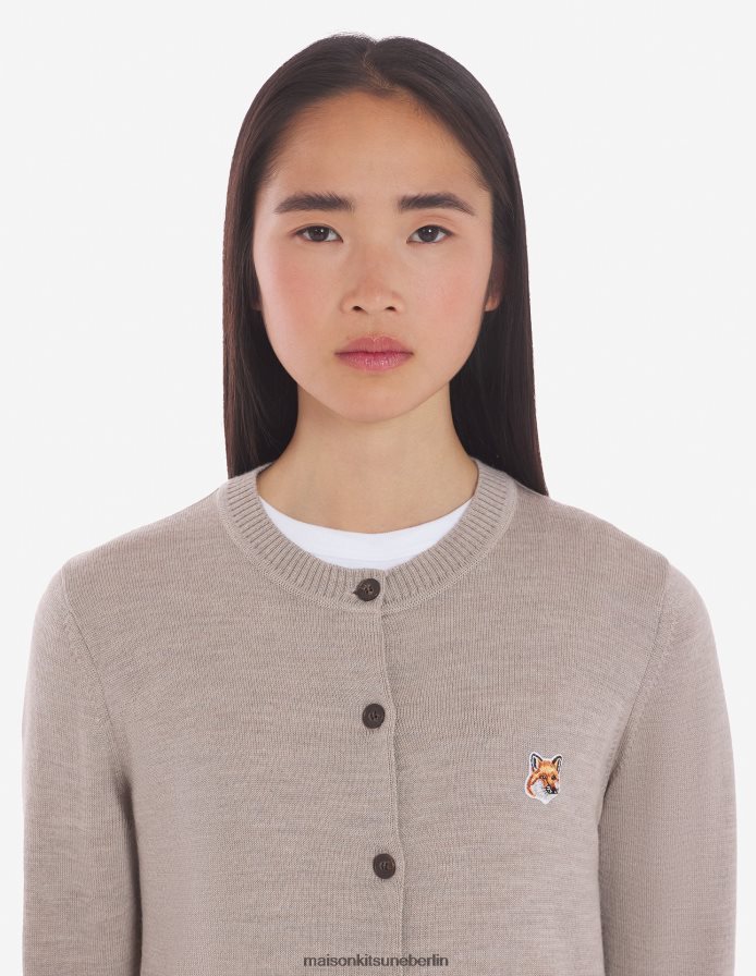 Kleidung V2DHL426 Beige-Melange Frauen Strickjacke mit Fuchskopf-Patch und angepasstem R-Ausschnitt Maison Kitsune