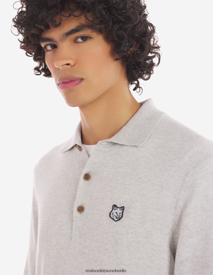 Kleidung V2DHL107 hellgrau meliert Männer Polopullover mit auffälligem Fuchskopf-Patch Maison Kitsune