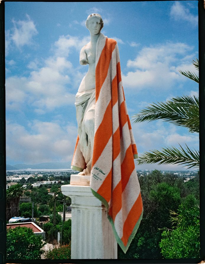 Zubehörteil V2DHL660 orange unisex gestreiftes Strandtuch Maison Kitsune